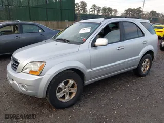 2008 Kia Sorento EX with VIN KNDJC736785782543, listed as a IAAI auction lot 41872596 with 116,815 mi miles. Bid and sale history available at carsss.com. Image 2.