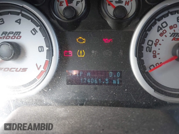 2009 Ford Focus SE z VIN 1FAHP35N79W166875, wystawiony jako IAAI lot #41506700 z przebiegiem 174 061 mil mil oraz . Historia ofert i sprzedaży dostępna na DreamBid. Obrazek 7.
