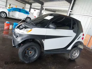 2014 Smart fortwo Pure z VIN WMEEJ3BA4EK737709, wystawiony jako IAAI lot #42105265 z przebiegiem 23 970 mil mil oraz . Historia ofert i sprzedaży dostępna na DreamBid. Obrazek 15.