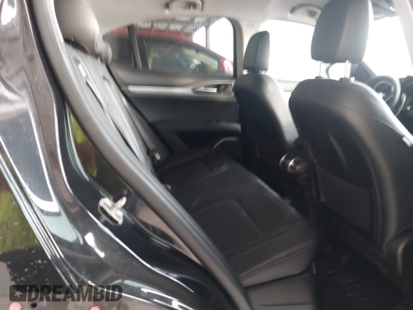 2018 Alfa Romeo Stelvio Sport z VIN ZASFAKPN9J7B70085, wystawiony jako IAAI lot #40823547 z przebiegiem Nie podano mil oraz . Historia ofert i sprzedaży dostępna na DreamBid. Obrazek 8.