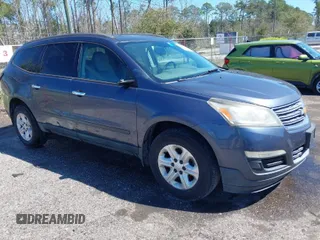 2013 Chevrolet Traverse LS with VIN 1GNKRFKD8DJ243208, listed as a IAAI auction lot 41770591 with 206,165 mi miles. Bid and sale history available at carsss.com. Image 1.
