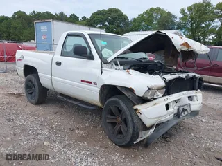 1998 Dodge Ram 1500 with VIN 1B7HF16YXWS577605, listed as a IAAI auction lot 40290315 with 220,771 mi miles. Bid and sale history available at carsss.com. Image 1.