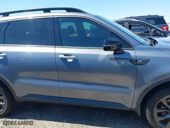 2021 Kia Sorento EX with VIN 5XYRHDLFXMG064117, listed as a IAAI auction lot 41860786 with 68,969 mi miles. Bid and sale history available at carsss.com. Image 13.
