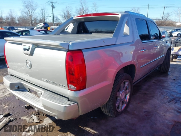 2008 Cadillac Escalade EXT z VIN 3GYFK62828G128252, wystawiony jako IAAI lot #41409193 z przebiegiem 151 328 mil mil oraz . Historia ofert i sprzedaży dostępna na DreamBid. Obrazek 4.