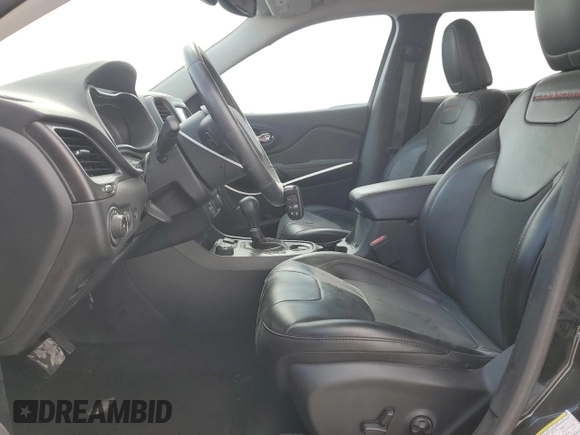 2019 Jeep Cherokee Trailhawk с VIN 1C4PJMBXXKD342371, выставлен на аукционе Copart как лот 55144715 с пробегом 78 433 миль миль и Списание • Salvage title. История ставок и продаж доступна на DreamBid. Изображение 7.