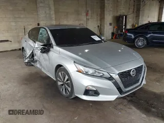2020 Nissan Altima 2.5 SL with VIN 1N4BL4EV2LC151670, listed as a IAAI auction lot 39803965 with 98,462 mi miles. Bid and sale history available at carsss.com. Image 1.