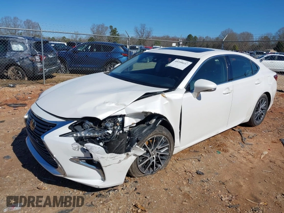2016 Lexus ES 330 z VIN JTHBK1GGXG2222439, wystawiony jako IAAI lot #41599032 z przebiegiem 93 804 mil mil oraz . Historia ofert i sprzedaży dostępna na DreamBid. Obrazek 2.