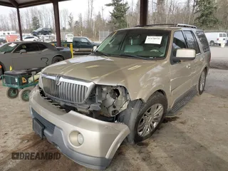 2004 Lincoln Navigator Luxury with VIN 5LMFU28R34LJ15279, listed as a IAAI auction lot 41470920 with 155,229 mi miles. Bid and sale history available at carsss.com. Image 2.