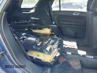 2017 Ford Police Interceptor Utility z VIN 1FM5K8AT7HGC25649, wystawiony jako IAAI lot #42283890 z przebiegiem 169 427 mil mil oraz . Historia ofert i sprzedaży dostępna na DreamBid. Obrazek 8.