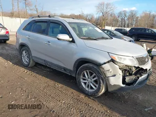 2015 Kia Sorento LX with VIN 5XYKT4A7XFG620814, listed as a IAAI auction lot 41454361 with 155,422 mi miles. Bid and sale history available at carsss.com. Image 1.