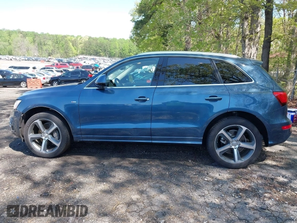 2015 Audi Q5 Premium Plus z VIN WA1DGAFP8FA088753, wystawiony jako IAAI lot #41983265 z przebiegiem 55 077 mil mil oraz . Historia ofert i sprzedaży dostępna na DreamBid. Obrazek 14.