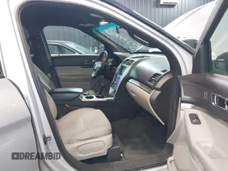 2014 Ford Explorer with VIN 1FM5K8B80EGB25611, listed as a IAAI auction lot 41339995 with 204,222 mi miles and . Bid and sale history available at carsss.com. Image 5.