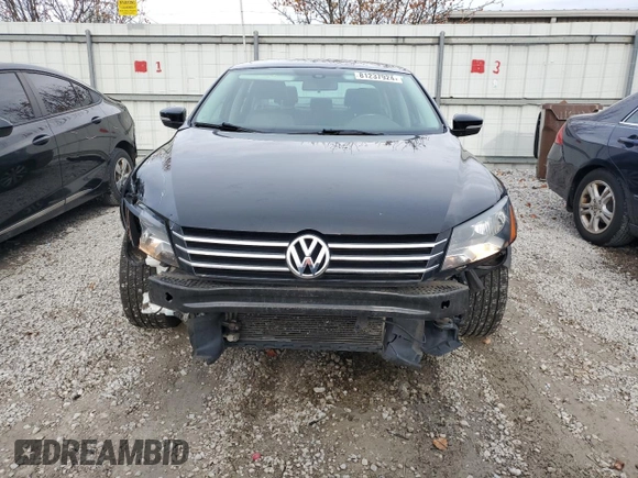 2014 Volkswagen Passat Wolfsburg Edition z VIN 1VWAT7A37EC062768, wystawiony jako Copart lot #81237924 z przebiegiem 109 805 mil mil oraz Szkoda całkowita • Salvage title. Historia ofert i sprzedaży dostępna na DreamBid. Obrazek 5.