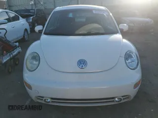 2004 Volkswagen New Beetle Coupe GLS with VIN 3VWCK31C64M406513, listed as a Copart auction lot 83392584 with 131,876 mi miles and Clean Title. Bid and sale history available at carsss.com. Image 5.