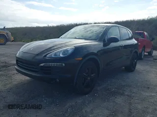 2014 Porsche Cayenne z VIN WP1AA2A24ELA01220, wystawiony jako IAAI lot #41077318 z przebiegiem 80 779 mil mil oraz . Historia ofert i sprzedaży dostępna na DreamBid. Obrazek 2.