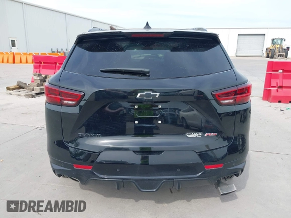 2024 Chevrolet Blazer RS z VIN 3GNKBERS5RS181954, wystawiony jako IAAI lot #42057083 z przebiegiem 10 701 mil mil oraz . Historia ofert i sprzedaży dostępna na DreamBid. Obrazek 17.