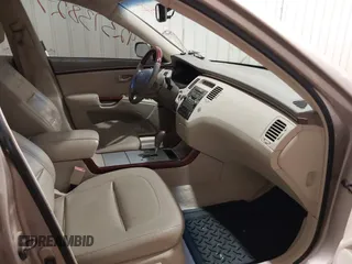 2006 Hyundai Azera SE with VIN KMHFC46F56A095383, listed as a IAAI auction lot 42373827 with 189,091 mi miles and . Bid and sale history available at DreamBid. Image 5.