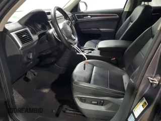 2021 Volkswagen Atlas SE z VIN 1V2LP2CAXMC610564, wystawiony jako Copart lot #56072395 z przebiegiem 64 140 mil mil oraz Tytuł czysty. Historia ofert i sprzedaży dostępna na DreamBid. Obrazek 7.