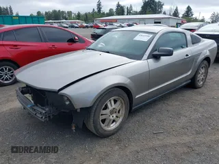 2008 Ford Mustang Deluxe with VIN 1ZVHT80N485182883, listed as a IAAI auction lot 42615739 with 203,793 mi miles and . Bid and sale history available at DreamBid. Image 2.