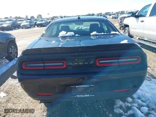 2015 Dodge Challenger R/T with VIN 2C3CDZAT9FH861314, listed as a IAAI auction lot 41373091 with 32,615 mi miles. Bid and sale history available at carsss.com. Image 16.
