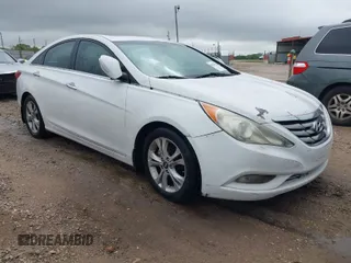 2011 Hyundai Sonata SE with VIN 5NPEC4AC4BH120869, listed as a IAAI auction lot 41876984 with 288,918 mi miles. Bid and sale history available at carsss.com. Image 1.
