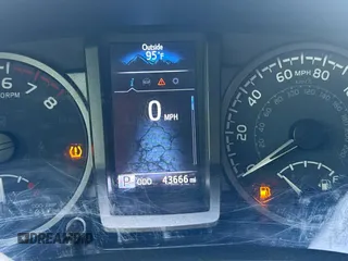 2023 Toyota Tacoma SR z VIN 3TMCZ5AN4PM566647, wystawiony jako Copart lot #60572355 z przebiegiem 43 666 mil mil oraz Czysty tytuł • Clean title. Historia ofert i sprzedaży dostępna na DreamBid. Obrazek 8.