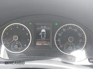 2017 Volkswagen Tiguan S z VIN WVGBV7AX8HK054298, wystawiony jako IAAI lot #42059711 z przebiegiem 89 686 mil mil oraz . Historia ofert i sprzedaży dostępna na DreamBid. Obrazek 7.