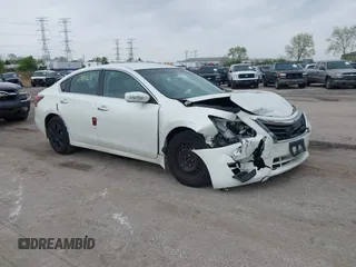 2015 Nissan Altima 2.5 S with VIN 1N4AL3AP1FC427662, listed as a IAAI auction lot 42183863 with 106,147 mi miles. Bid and sale history available at carsss.com. Image 1.