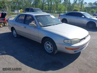 1994 Toyota Camry XLE with VIN 4T1GK13E1RU045195, listed as a IAAI auction lot 41715494 with 177,236 mi miles. Bid and sale history available at carsss.com. Image 1.