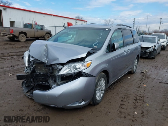 2017 Toyota Sienna XLE Auto Access Seat with VIN 5TDYZ3DC9HS795220, listed as a IAAI auction lot 41641227 with 86,336 mi miles and . Bid and sale history available at DreamBid. Image 2.