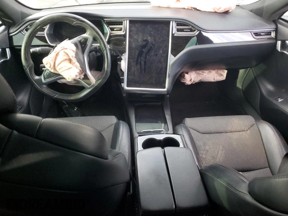 2017 Tesla Model S 60 z VIN 5YJSA1E15HF218686, wystawiony jako Copart lot #44689465 z przebiegiem 101 964 mil mil oraz Szkoda całkowita • Salvage title. Historia ofert i sprzedaży dostępna na DreamBid. Obrazek 8.