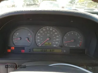 2000 Volvo S70 z VIN YV1LS61J4Y2630471, wystawiony jako Copart lot #72342454 z przebiegiem 167 733 mil mil oraz Nie do naprawy. Historia ofert i sprzedaży dostępna na DreamBid. Obrazek 9.