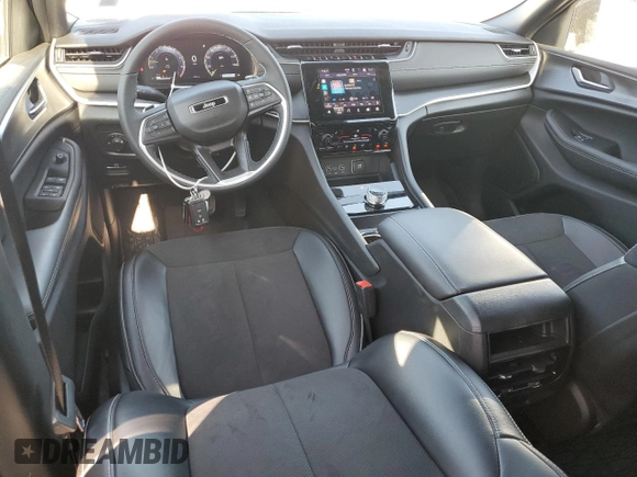 2024 Jeep Grand Cherokee Altitude X with VIN 1C4RJHAG2RC233758, listed as a Copart auction lot 61833885 with 4,492 mi miles and Salvage title. Bid and sale history available at DreamBid. Image 8.