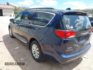 2017 Chrysler Pacifica Touring L with VIN 2C4RC1BG7HR514864, listed as a IAAI auction lot 42187845 with 86,774 mi miles and . Bid and sale history available at DreamBid. Image 3.
