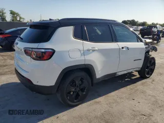 2018 Jeep Compass Latitude with VIN 3C4NJCBB9JT318383, listed as a Copart auction lot 53422815 with 98,482 mi miles and Salvage Title. Bid and sale history available at carsss.com. Image 3.