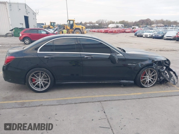2016 Mercedes-Benz C 63 S AMG z VIN 55SWF8HB7GU163686, wystawiony jako IAAI lot #40884579 z przebiegiem Nie podano mil oraz . Historia ofert i sprzedaży dostępna na DreamBid. Obrazek 14.