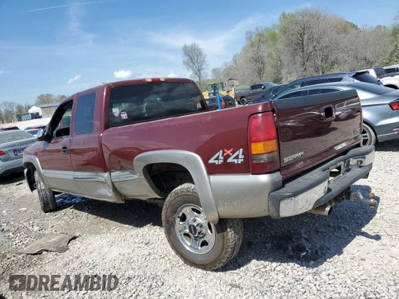 2000 GMC New Sierra 1500 SLE with VIN 1GTEK19T7YZ202845, listed as a Copart auction lot 51596555 with 243,067 mi miles and Salvage Title. Bid and sale history available at carsss.com. Image 2.