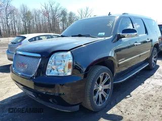 2011 GMC Yukon XL Denali with VIN 1GKS2MEF9BR175678, listed as a IAAI auction lot 41878478 with 226,715 mi miles. Bid and sale history available at carsss.com. Image 2.
