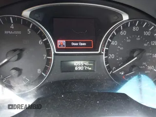 2015 Nissan Altima SV z VIN 1N4AL3AP1FC591395, wystawiony jako IAAI lot #42262755 z przebiegiem 105 546 mil mil oraz . Historia ofert i sprzedaży dostępna na DreamBid. Obrazek 7.