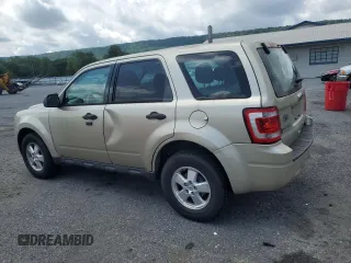 2012 Ford Escape XLS z VIN 1FMCU9C74CKA77442, wystawiony jako Copart lot #65079825 z przebiegiem 132 895 mil mil oraz Czysty tytuł • Clean title. Historia ofert i sprzedaży dostępna na DreamBid. Obrazek 2.