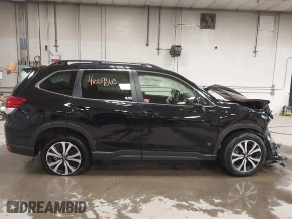 2024 Subaru Forester Limited with VIN JF2SKALC4RH441399, listed as a IAAI auction lot 41009860 with 6,101 mi miles. Bid and sale history available at carsss.com. Image 14.