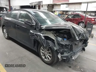 2018 Hyundai Sonata SE z VIN 5NPE24AF6JH677147, wystawiony jako IAAI lot #42384842 z przebiegiem 61 474 mil mil oraz . Historia ofert i sprzedaży dostępna na DreamBid. Obrazek 1.