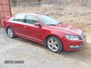 2015 Volkswagen Passat SE z VIN 1VWBV7A37FC057781, wystawiony jako IAAI lot #41736279 z przebiegiem 216 317 mil mil oraz . Historia ofert i sprzedaży dostępna na DreamBid. Obrazek 1.