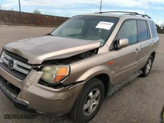2006 Honda Pilot EX-L with VIN 2HKYF18556H523873, listed as a IAAI auction lot 41907028 with 226,072 mi miles. Bid and sale history available at carsss.com. Image 2.