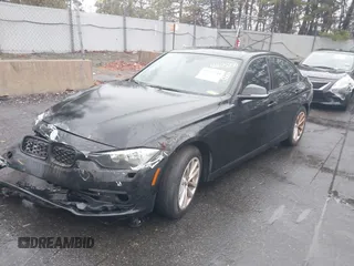 2016 BMW 3 Series 320i xDrive z VIN WBA8E5G50GNT40245, wystawiony jako IAAI lot #41075750 z przebiegiem 82 143 mil mil oraz . Historia ofert i sprzedaży dostępna na DreamBid. Obrazek 2.