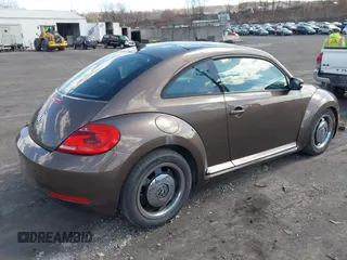 2013 Volkswagen Beetle 2.5L с VIN 3VWJP7AT1DM601306, выставлен на аукционе IAAI как лот 41846490 с пробегом 117 082 миль миль и . История ставок и продаж доступна на DreamBid. Изображение 4.