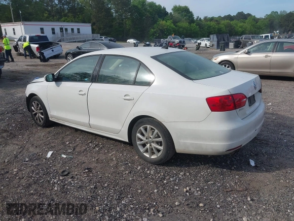 2011 Volkswagen Jetta SE с VIN 3VWDX7AJ1BM349792, выставлен на аукционе IAAI как лот 42081276 с пробегом 219 824 миль миль и . История ставок и продаж доступна на DreamBid. Изображение 3.