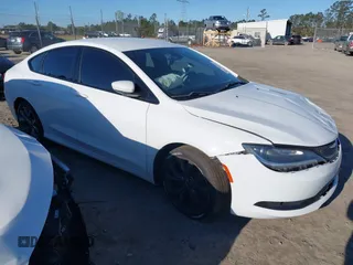 2016 Chrysler 200 S with VIN 1C3CCCBB7GN102482, listed as a IAAI auction lot 41838681 with 113,816 mi miles. Bid and sale history available at carsss.com. Image 1.