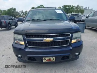 2007 Chevrolet Suburban LTZ z VIN 3GNFK16317G121340, wystawiony jako IAAI lot #42318373 z przebiegiem 176 953 mil mil oraz . Historia ofert i sprzedaży dostępna na DreamBid. Obrazek 6.