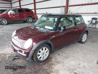 2003 MINI Hardtop с VIN WMWRC33473TC39868, выставлен на аукционе IAAI как лот 41279678 с пробегом 162 005 миль миль и . История ставок и продаж доступна на DreamBid. Изображение 2.